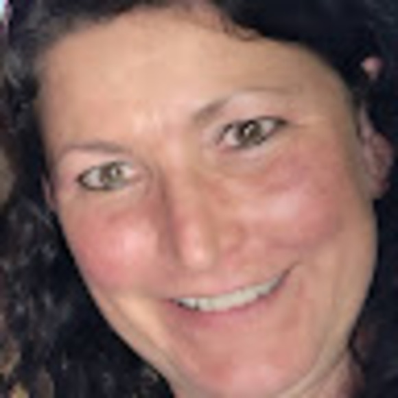 Meet your Posher, Leslie - Picture 1 of 1